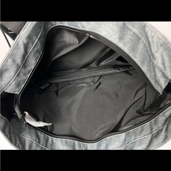 NWT Victoria’s Secret Sport Cinch Tote - Picture 5 of 10